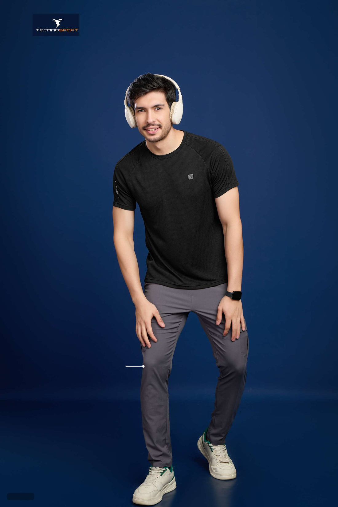 P884 MEN SOLID CREW NECK HALF SLLEVE |BLACK