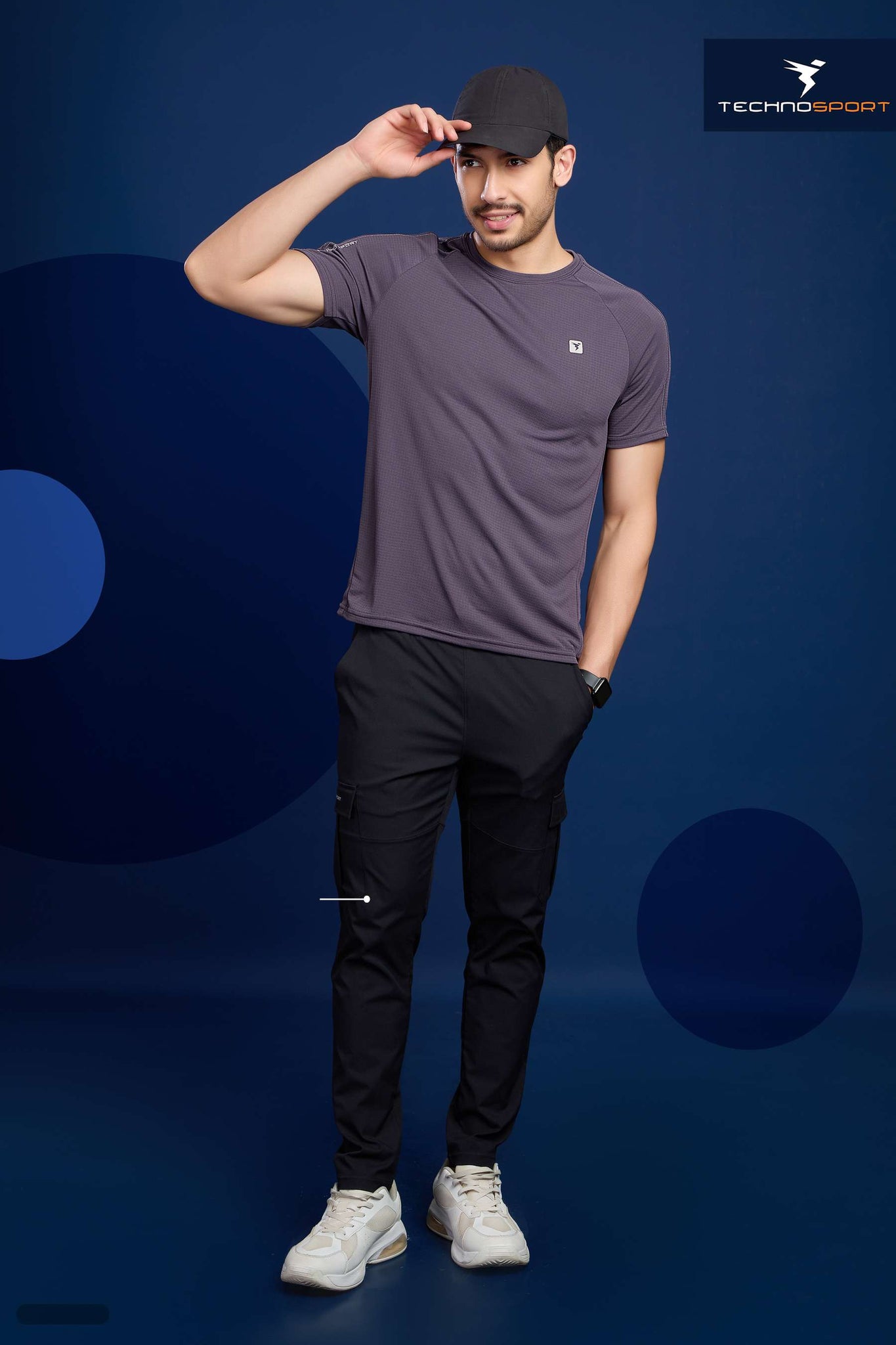 P884 MEN SOLID CREW NECK HALF SLLEVE | GRAPE VINE