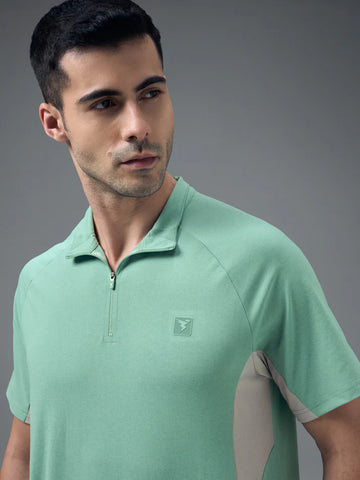 P922 Men Colorblock Slim Fit Mock Neck Sports T-shirt with COTFLEX | LAKE GREEN